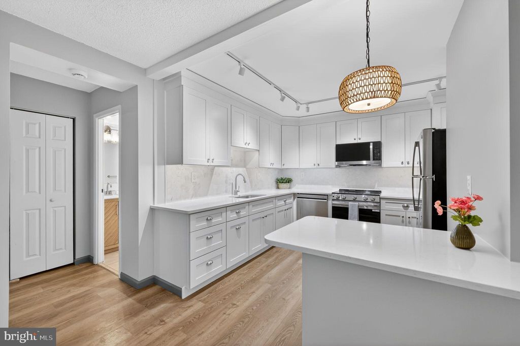 Photo of 400 Glendale Road #G-33, HAVERTOWN, PA 19083 (MLS # PADE2108228)