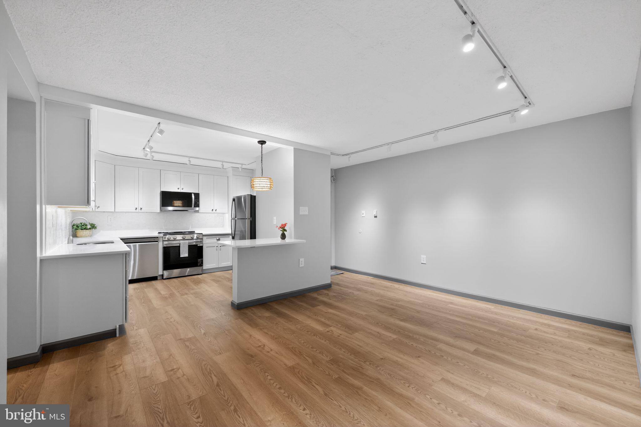 HAVERFORD HILL - Residential