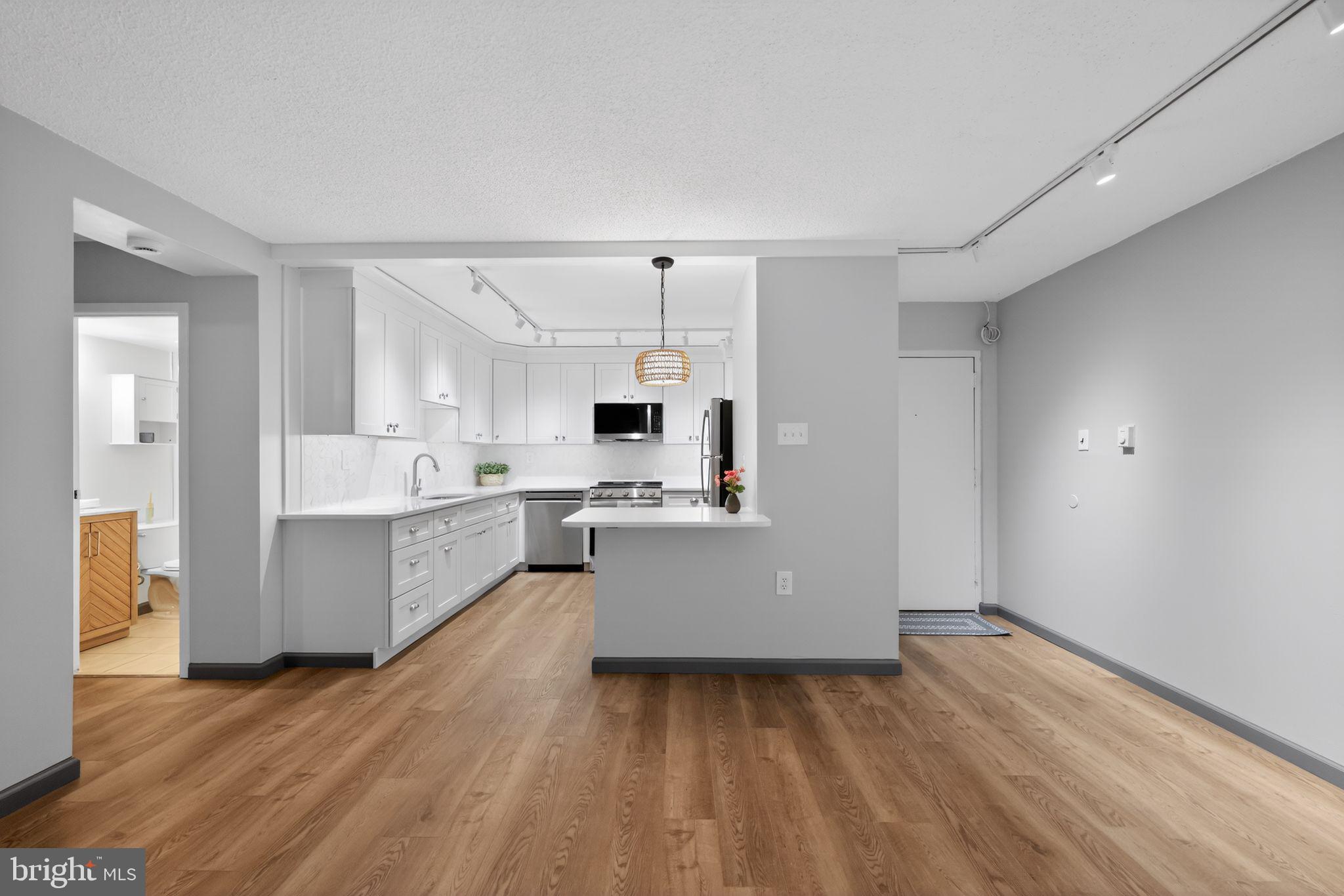 HAVERFORD HILL - Residential