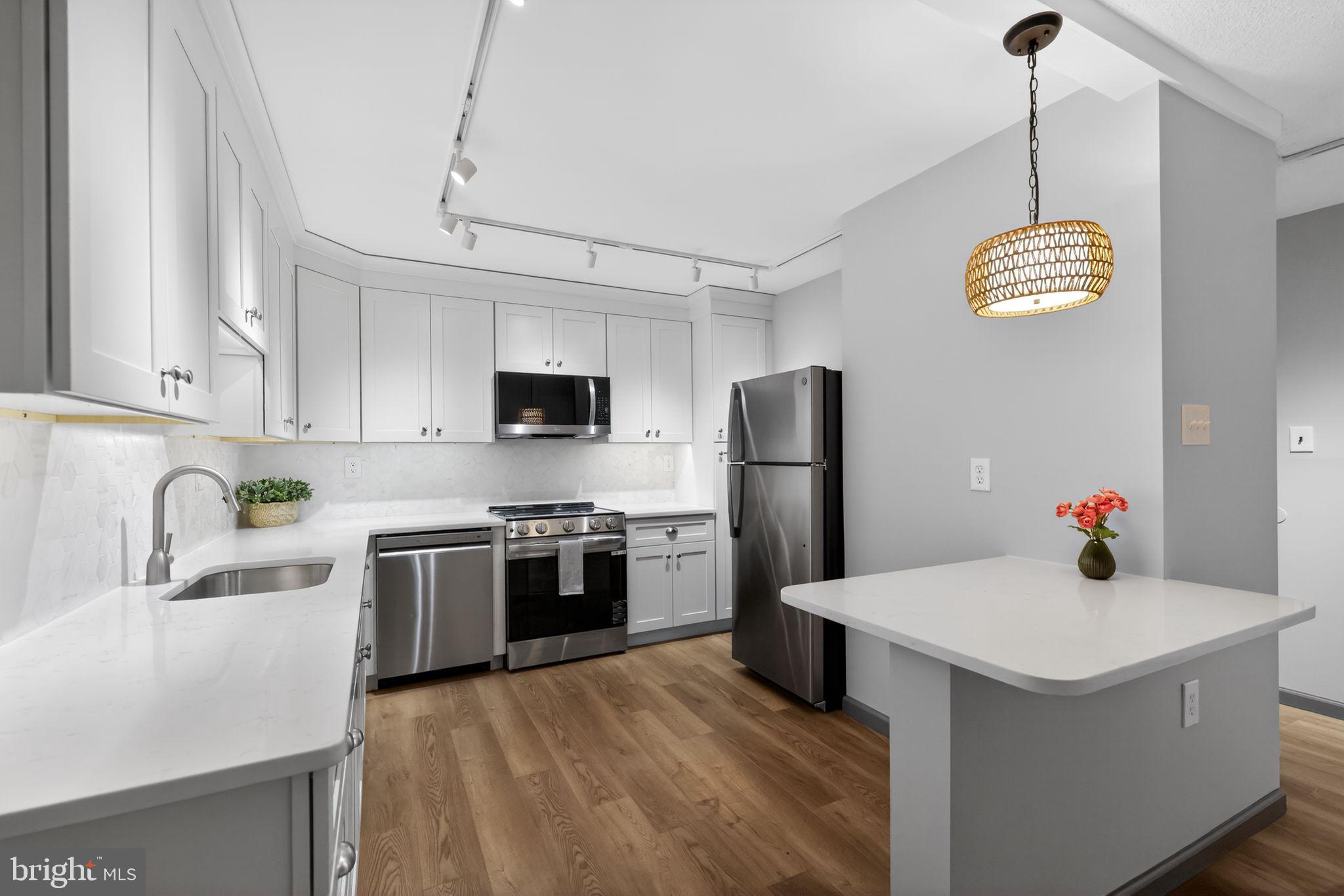 HAVERFORD HILL - Residential