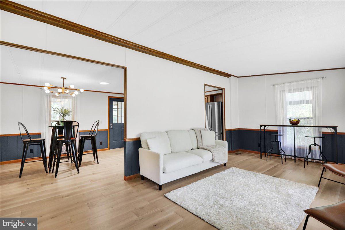 4 MAPLE AVENUE