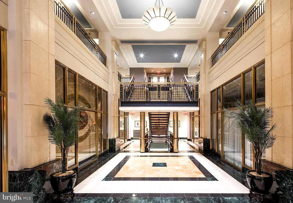 LOGAN SQUARE - Residential Lease