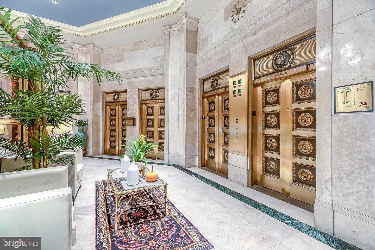 LOGAN SQUARE - Residential Lease