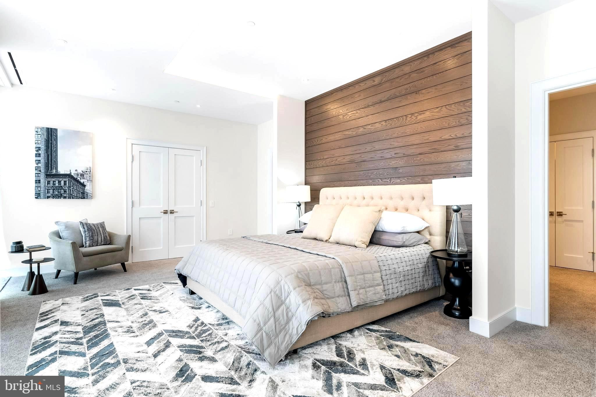 LOGAN SQUARE - Residential Lease