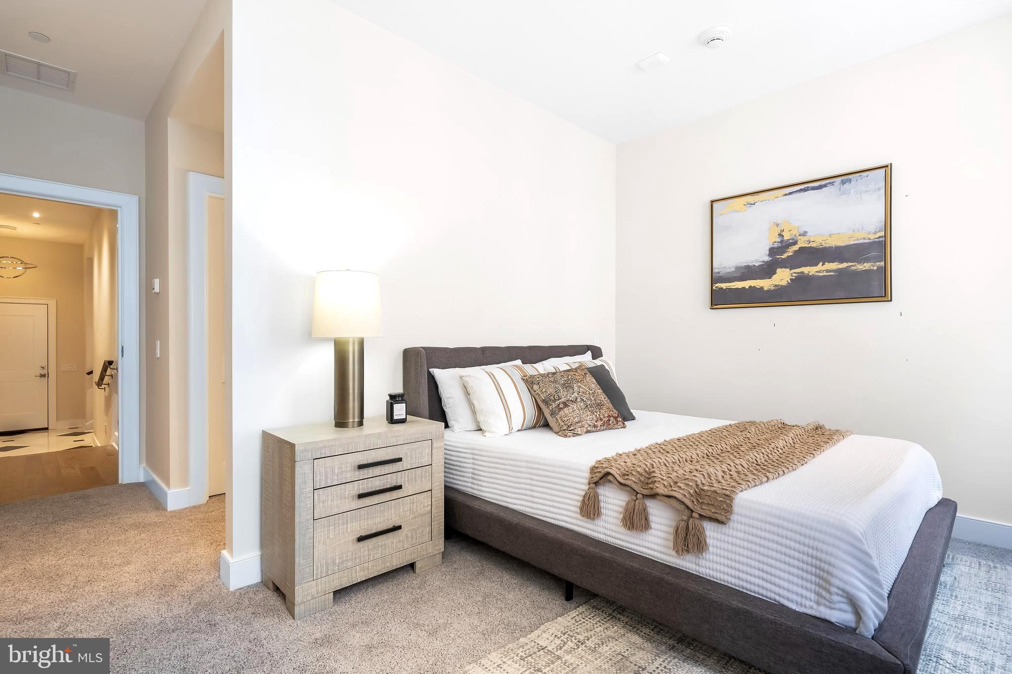 LOGAN SQUARE - Residential Lease