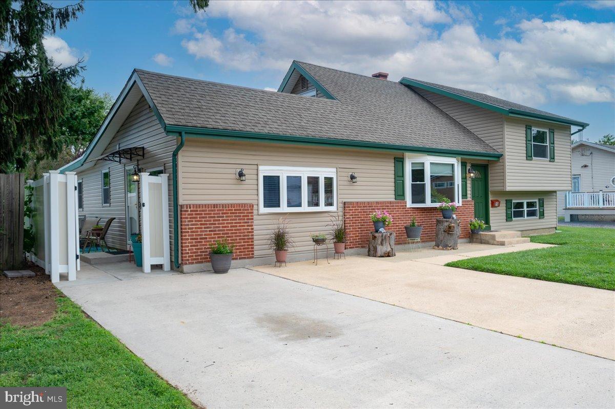19 LYNCH FARM DRIVE