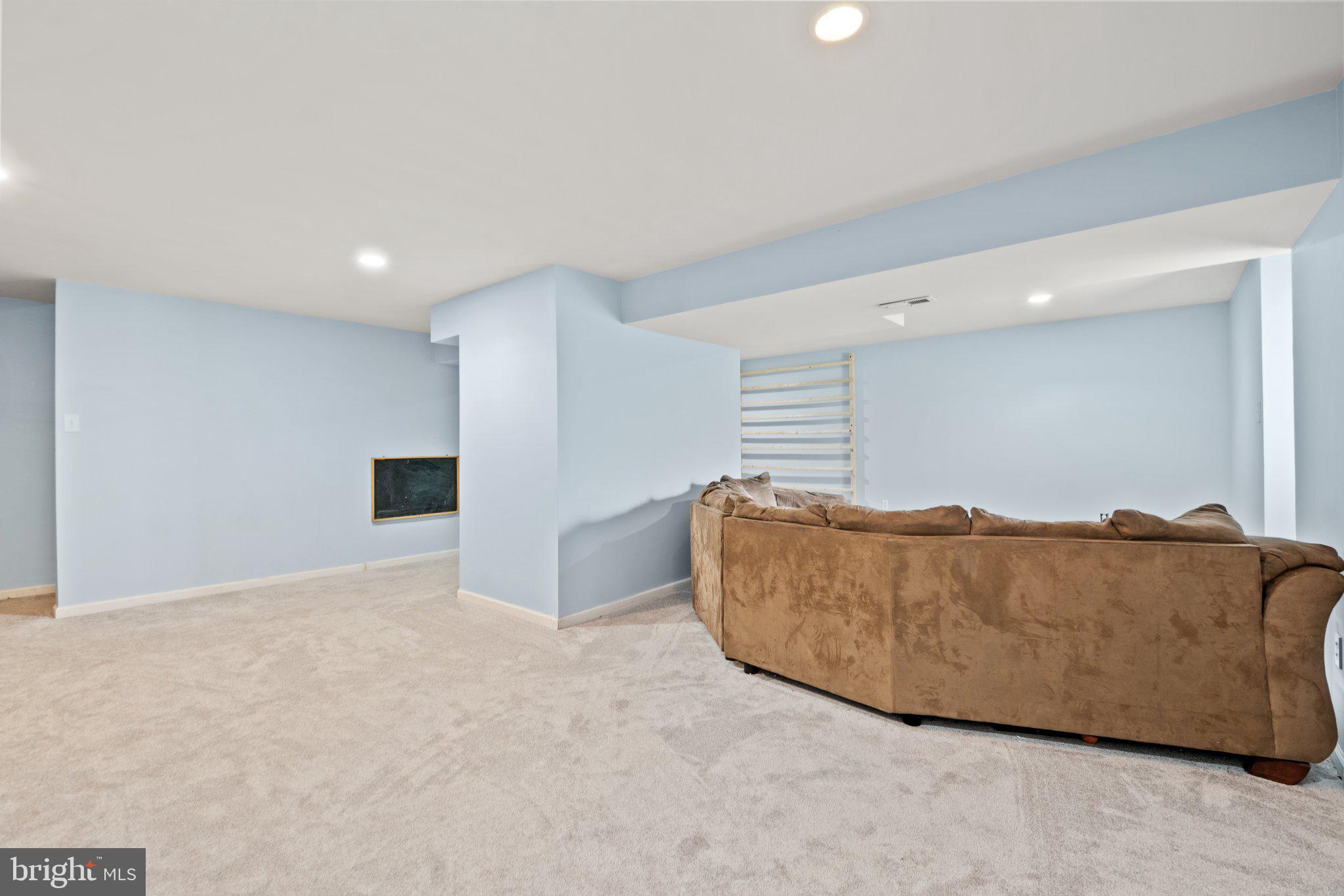 FAIRWAY MEADOWS - Residential