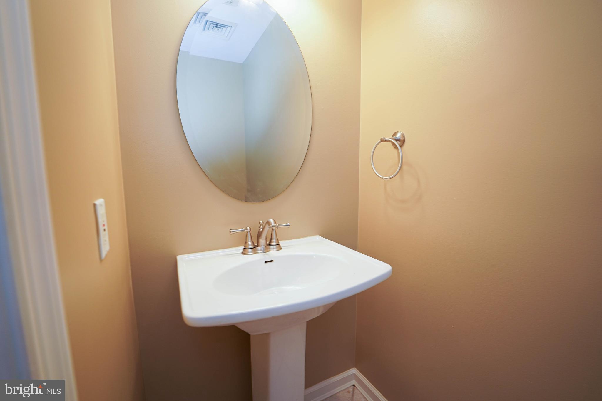 CROOKED OAK ESTATES - Residential Lease