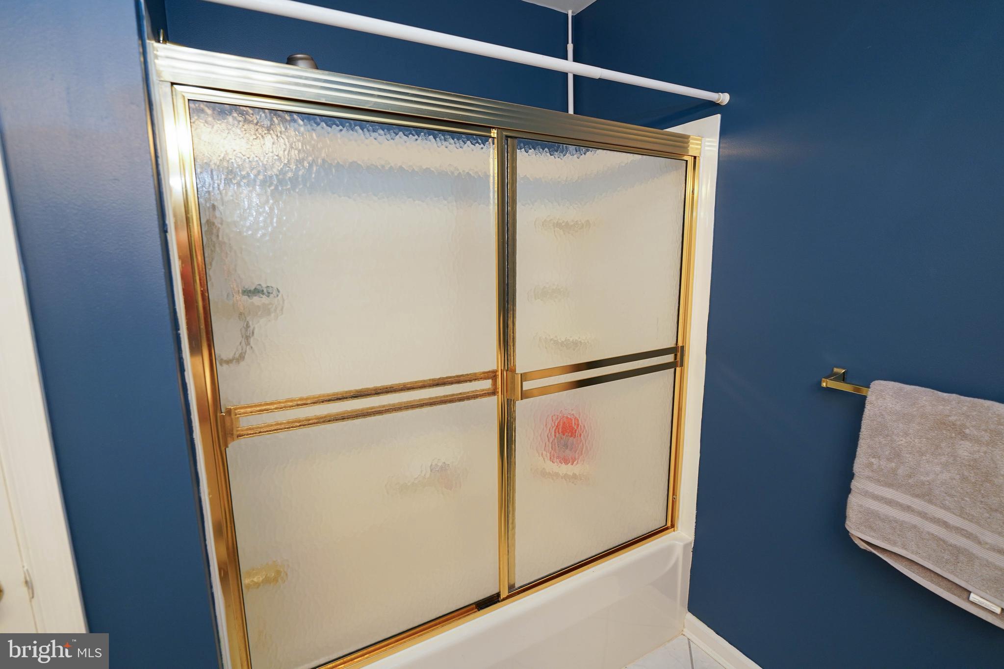 CROOKED OAK ESTATES - Residential Lease