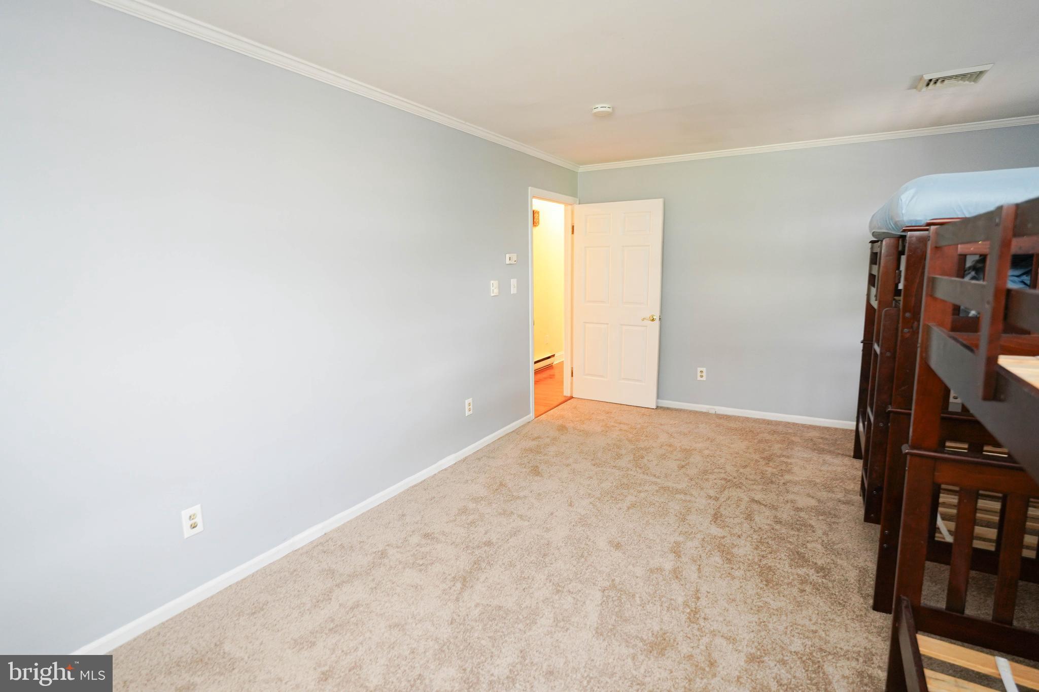 CROOKED OAK ESTATES - Residential Lease