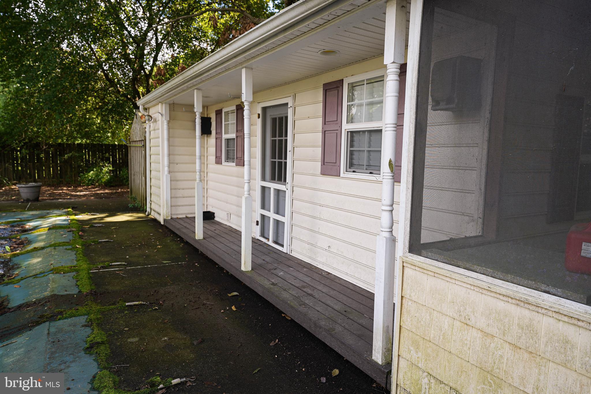 CROOKED OAK ESTATES - Residential Lease