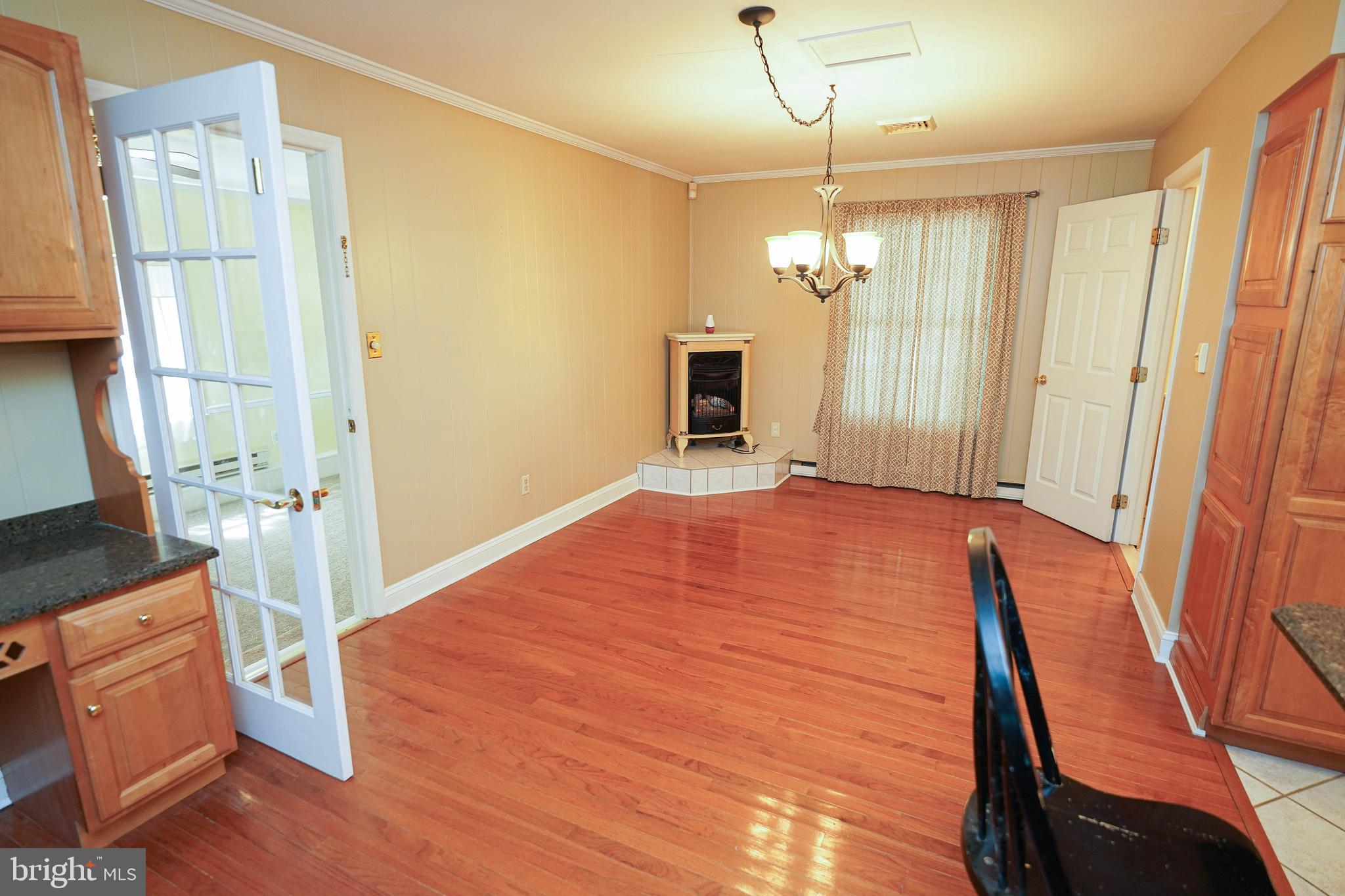 CROOKED OAK ESTATES - Residential Lease