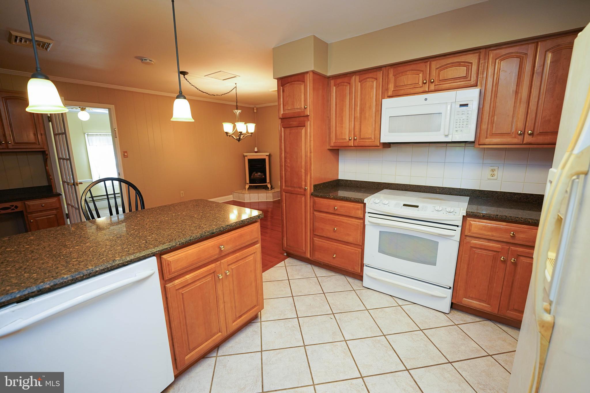 CROOKED OAK ESTATES - Residential Lease