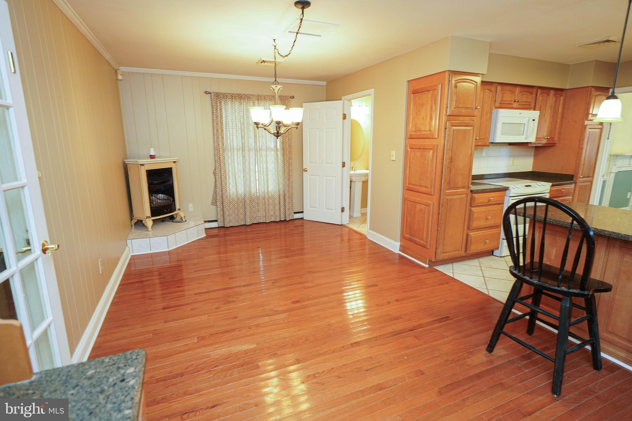 CROOKED OAK ESTATES - Residential Lease