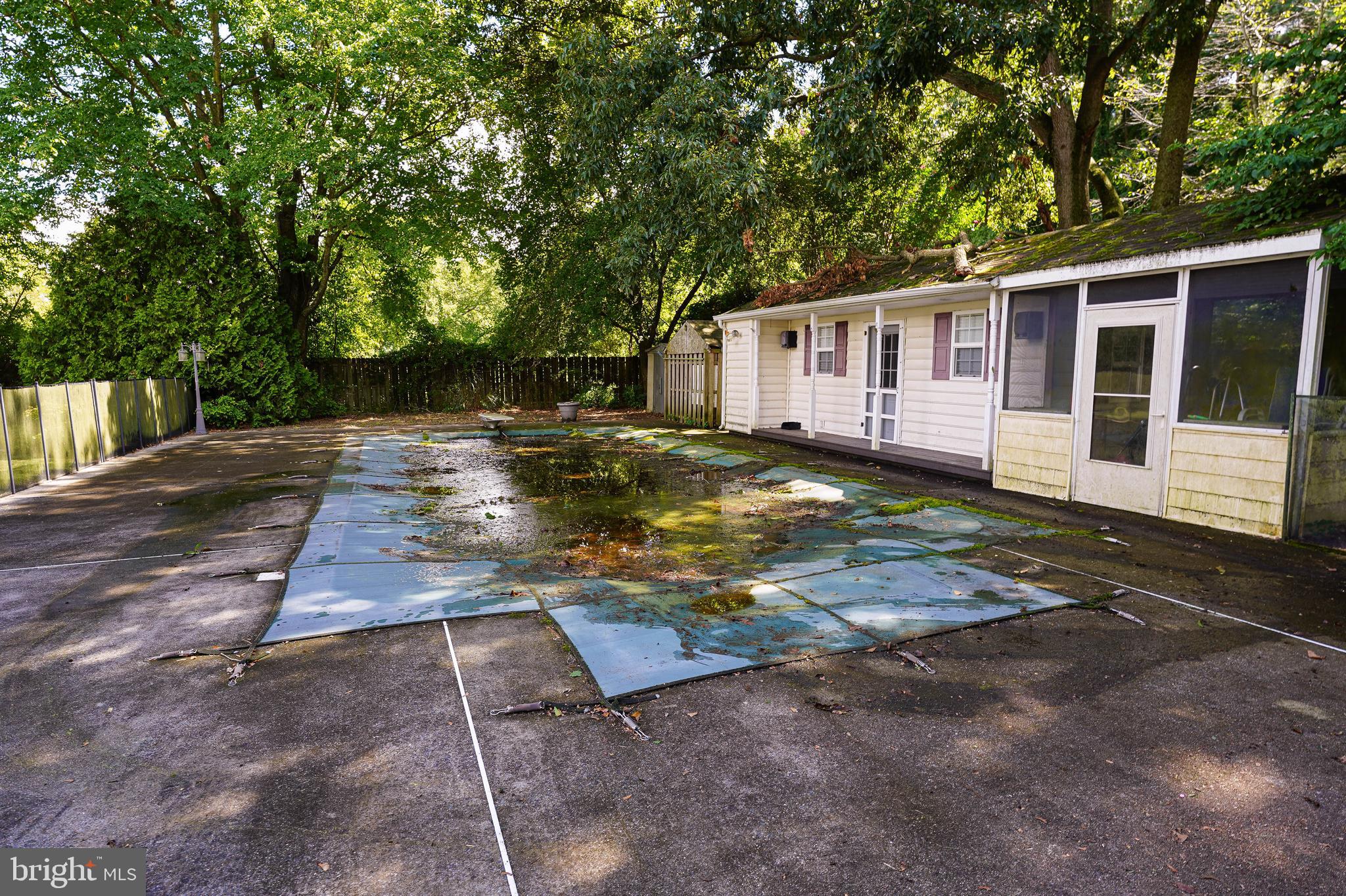 CROOKED OAK ESTATES - Residential Lease