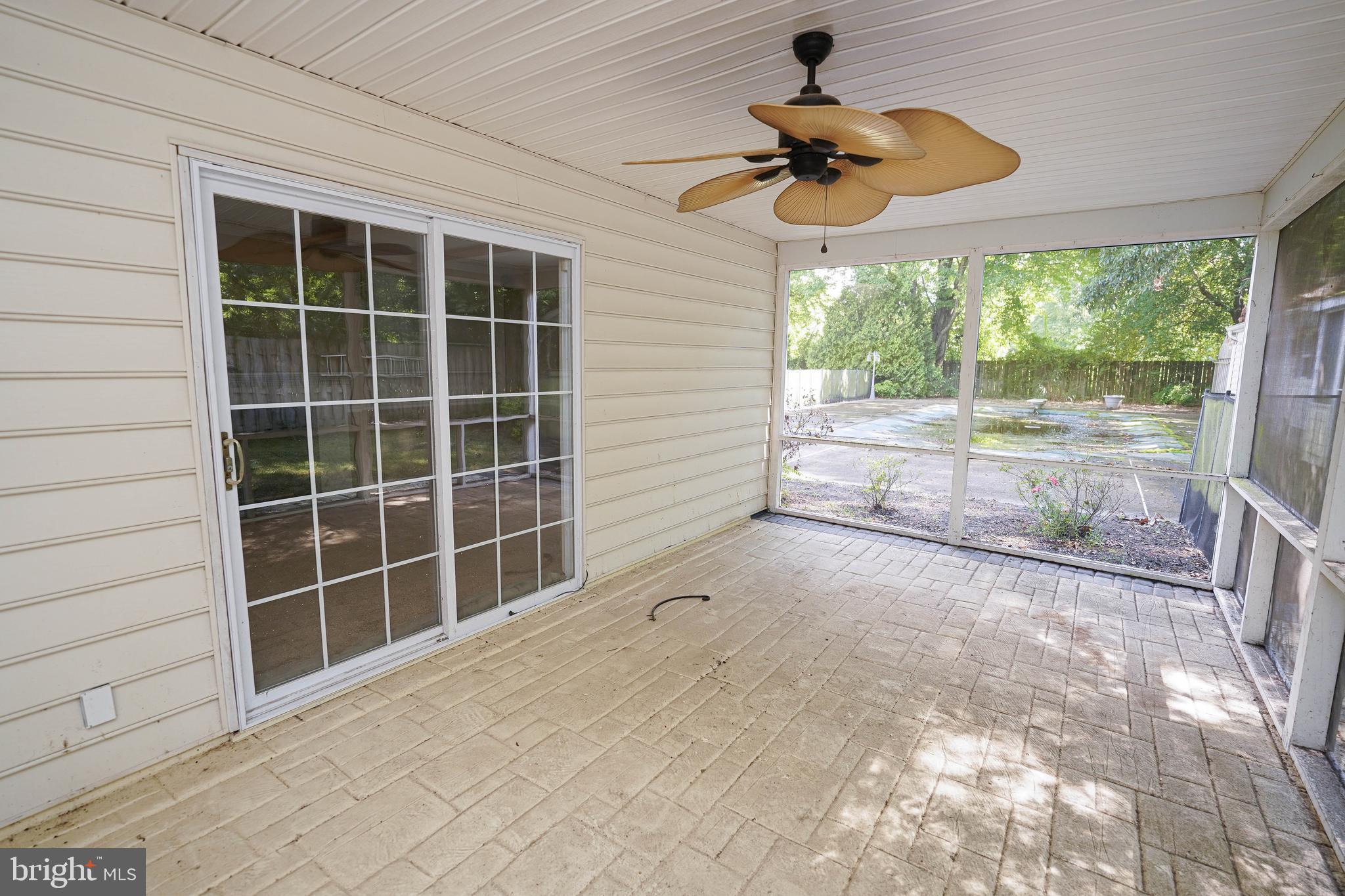 CROOKED OAK ESTATES - Residential Lease