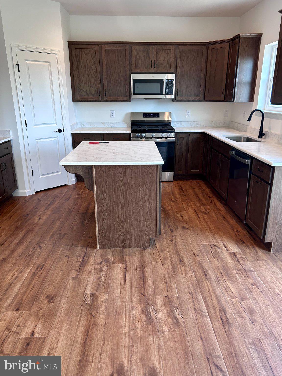 154 Cottonwood Dr. (HEMLOCK)
