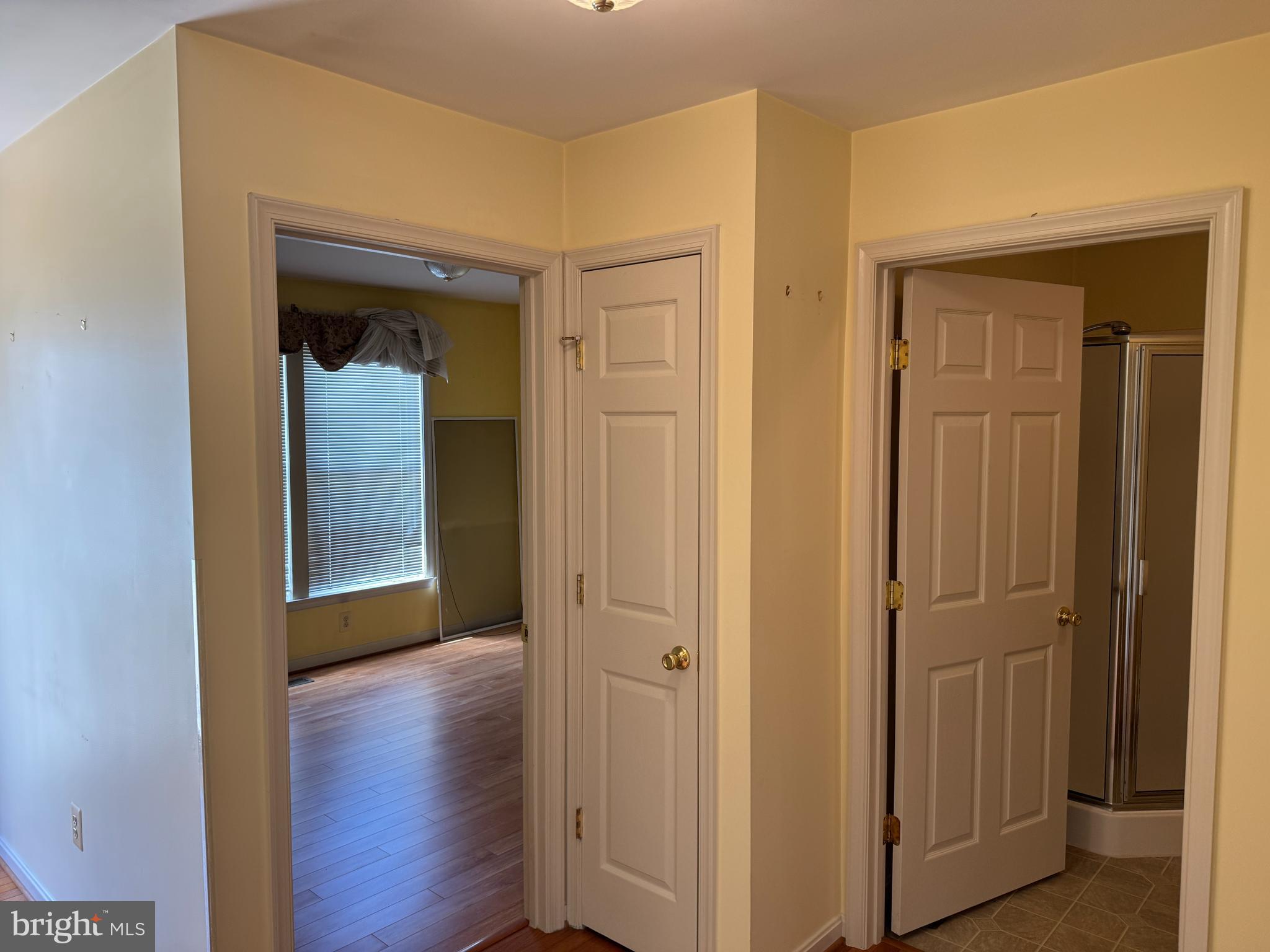 MOUNTAIN SHADOWS - Residential