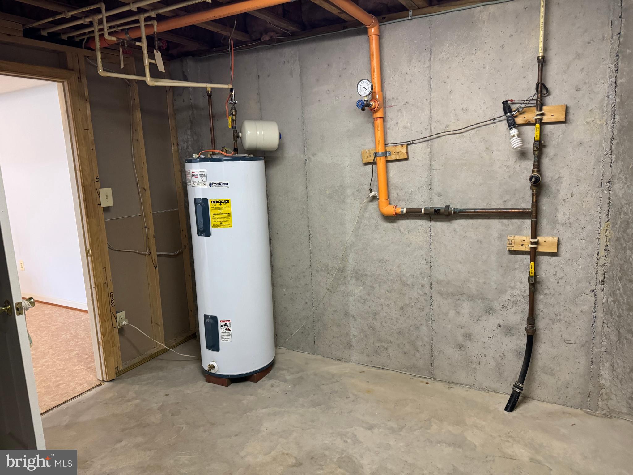 MOUNTAIN SHADOWS - Residential