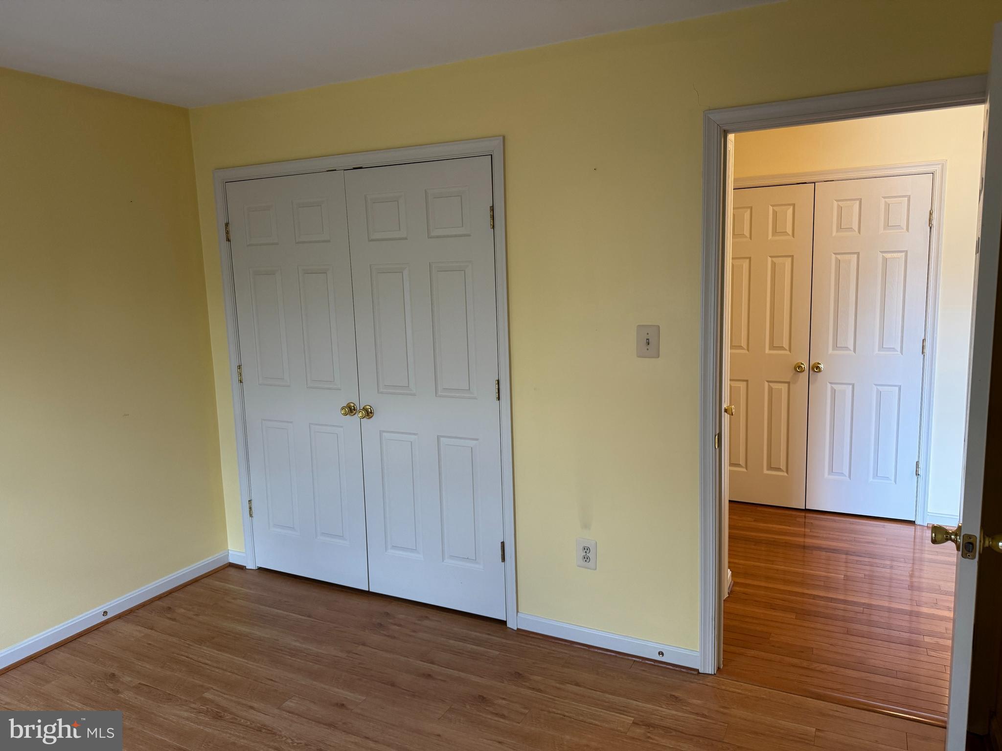 MOUNTAIN SHADOWS - Residential