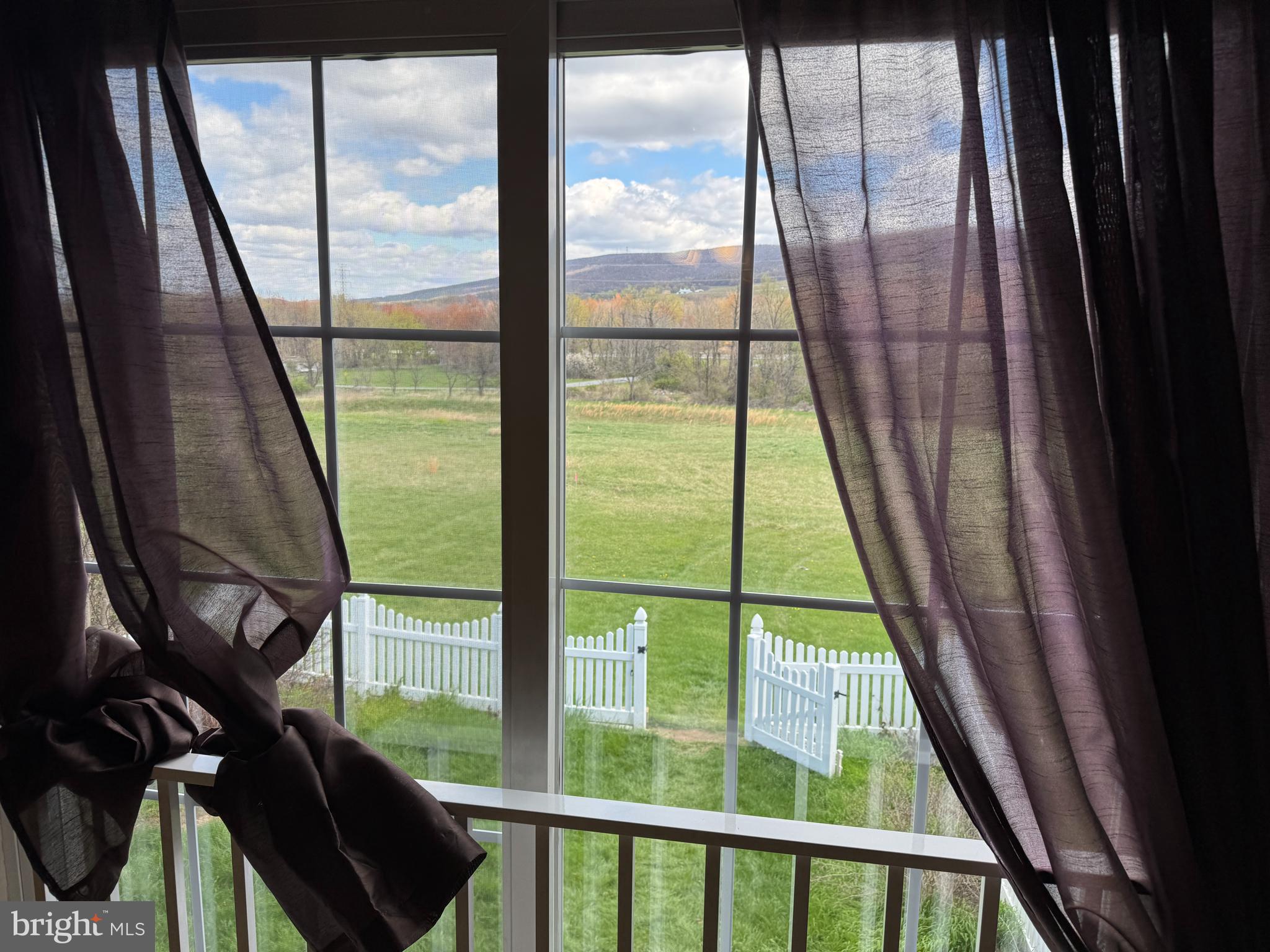 MOUNTAIN SHADOWS - Residential