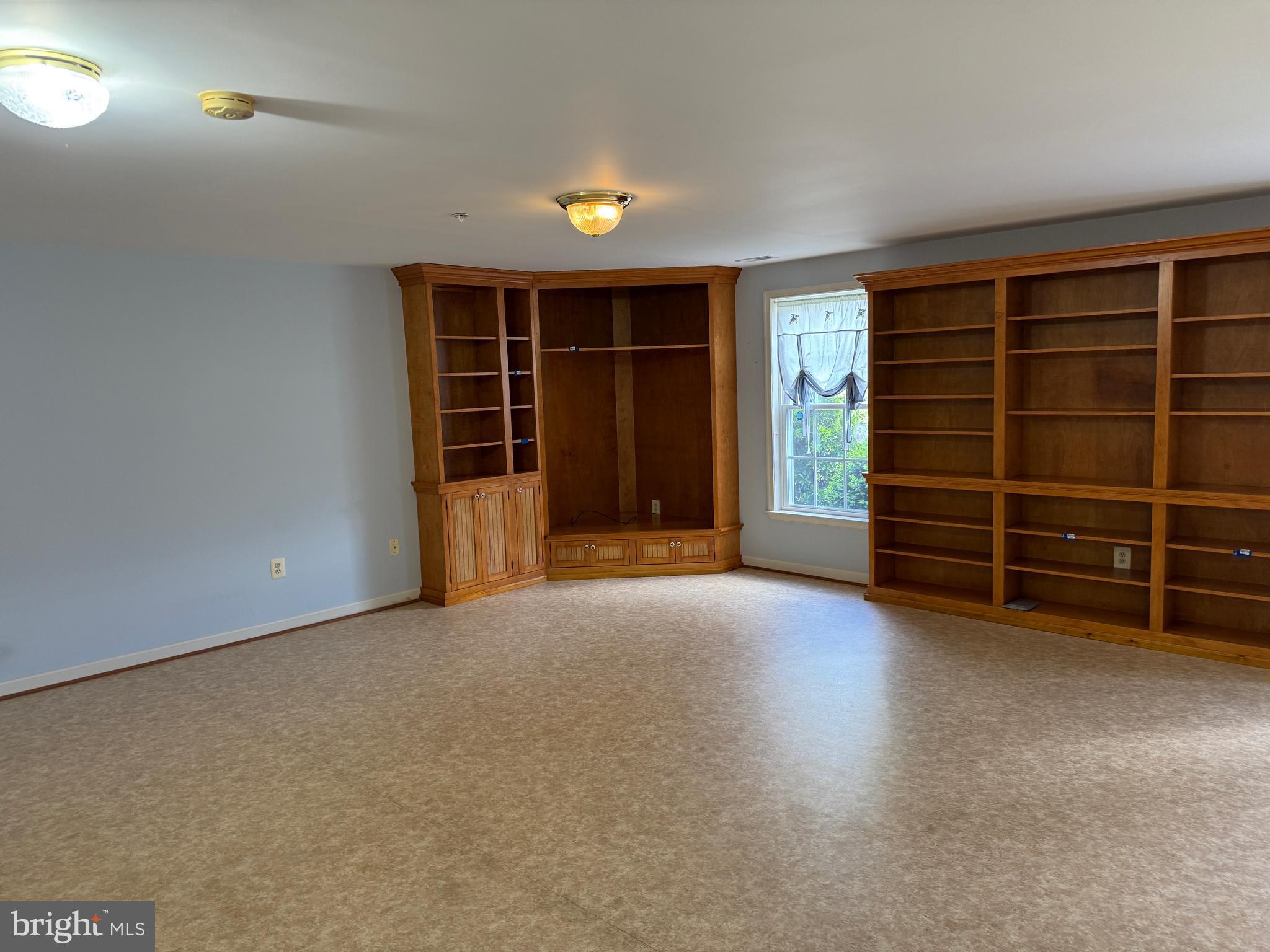 MOUNTAIN SHADOWS - Residential