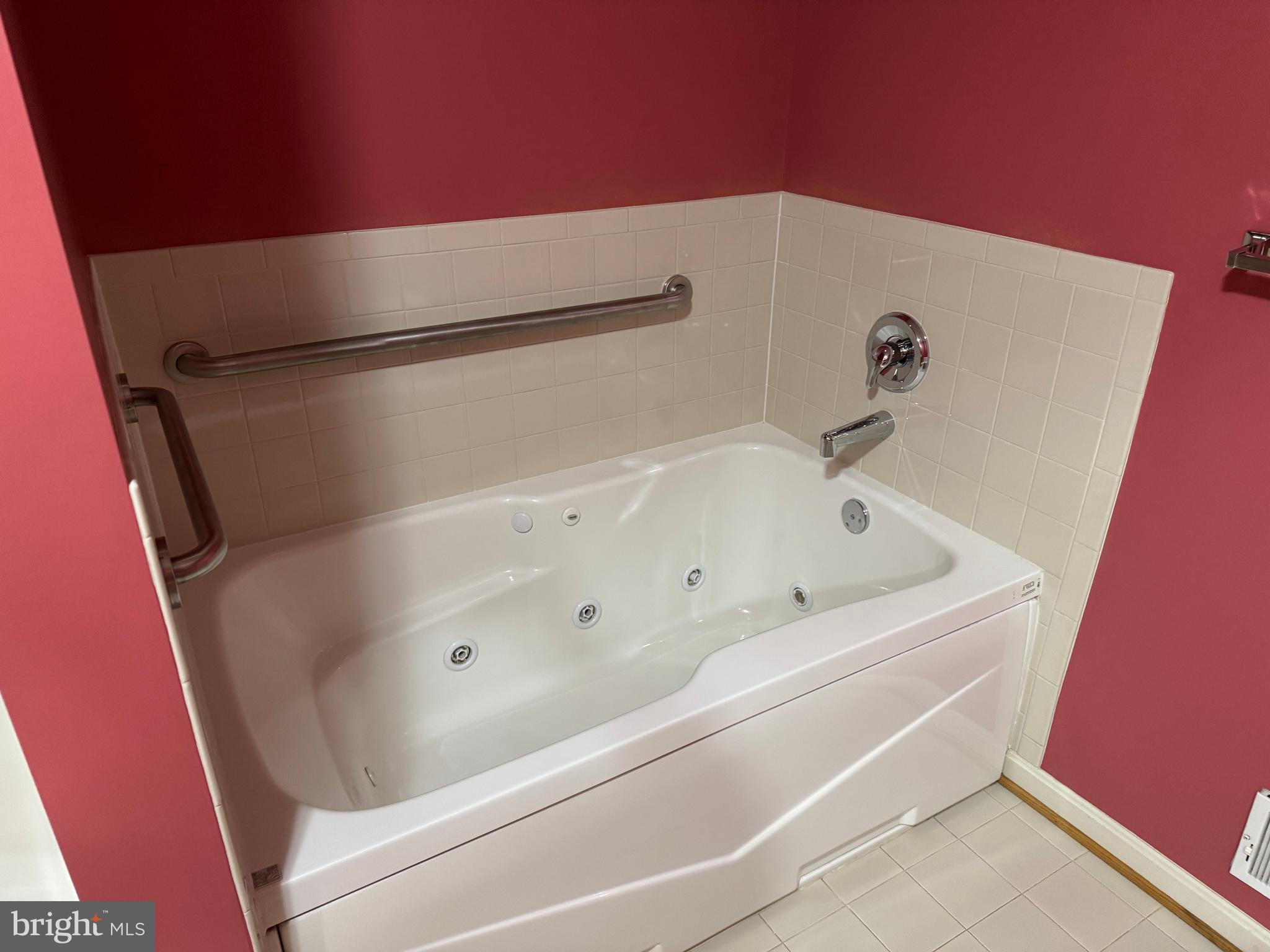 MOUNTAIN SHADOWS - Residential