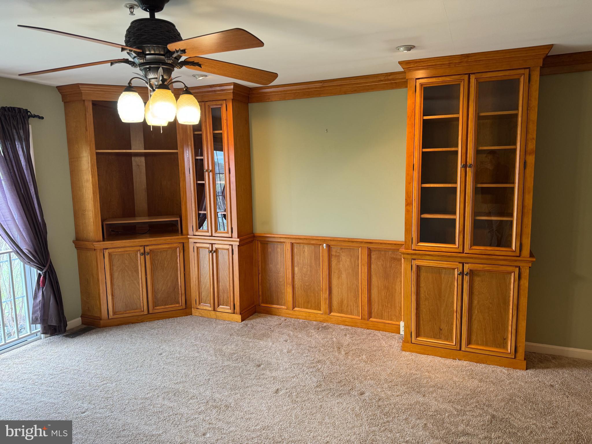 MOUNTAIN SHADOWS - Residential