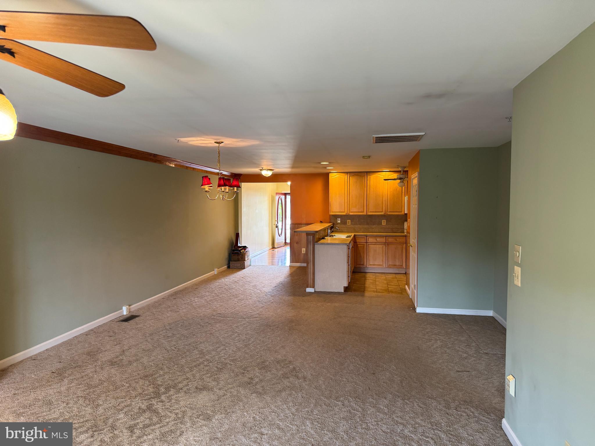 MOUNTAIN SHADOWS - Residential