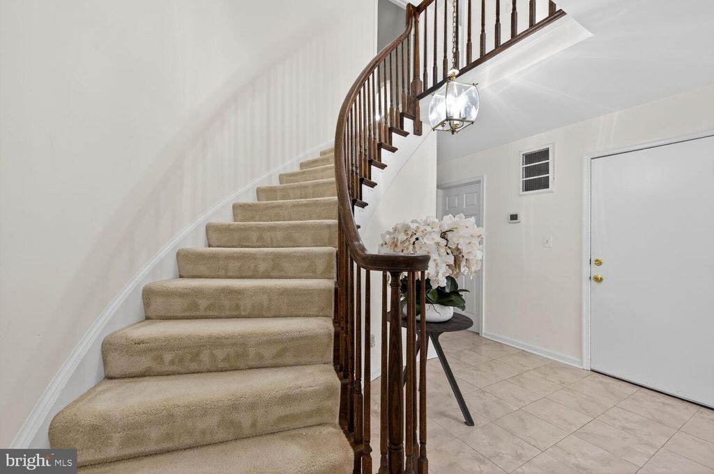 Photo of 15324 Georgian Square Court, ROCKVILLE, MD 20853 (MLS # MDMC2199982)