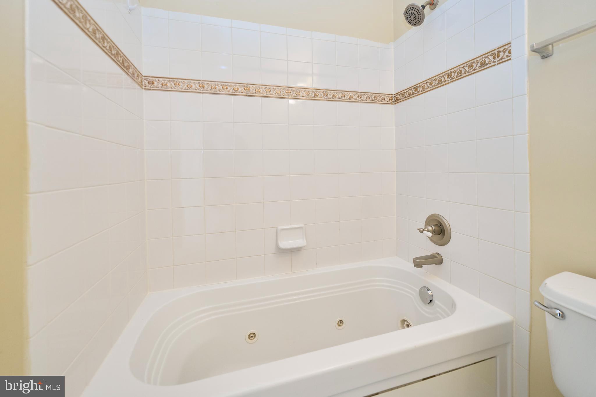 RIDGES AT BELMONT - Residential Lease