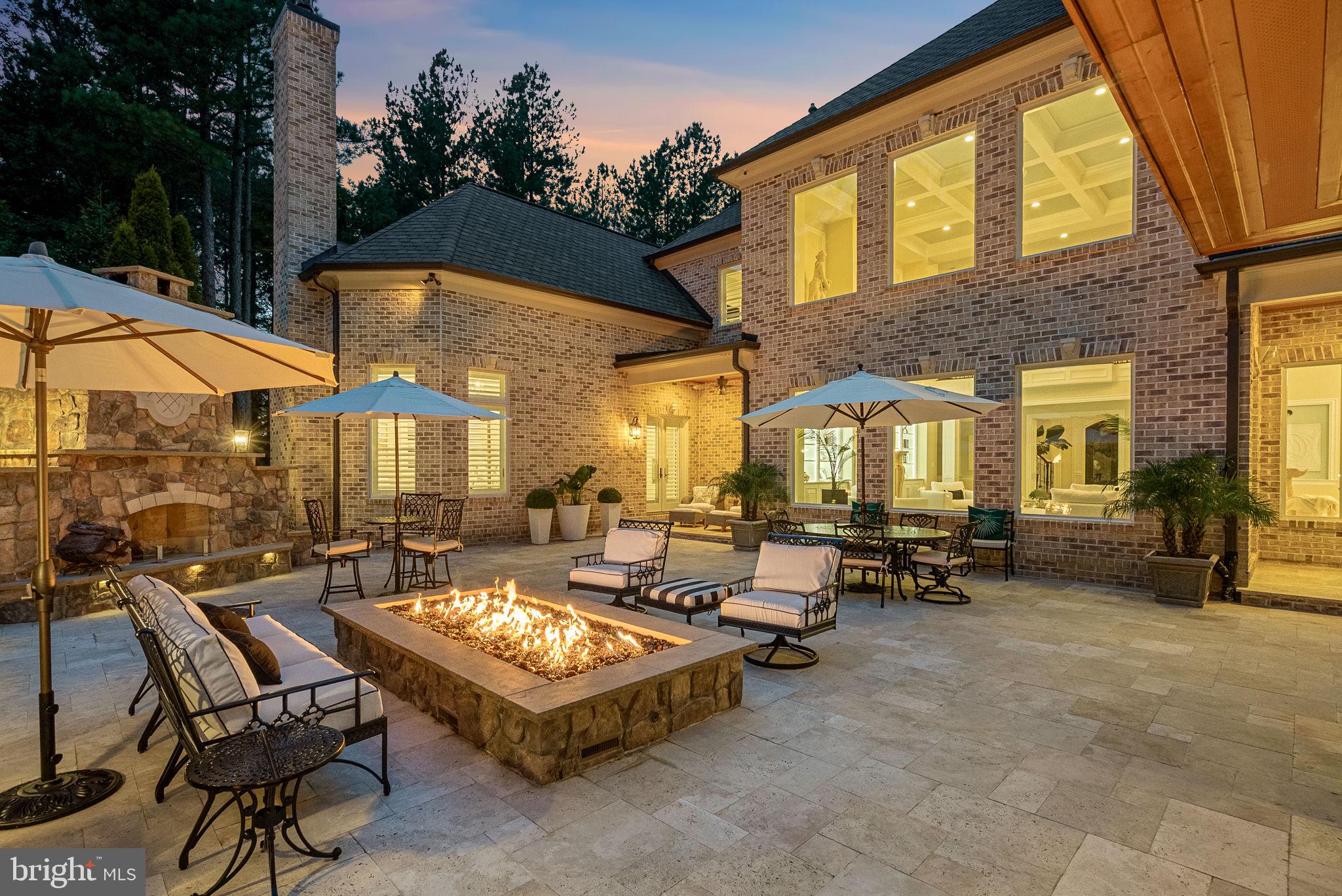 ESTATES @ CREIGHTON FARM - Residential