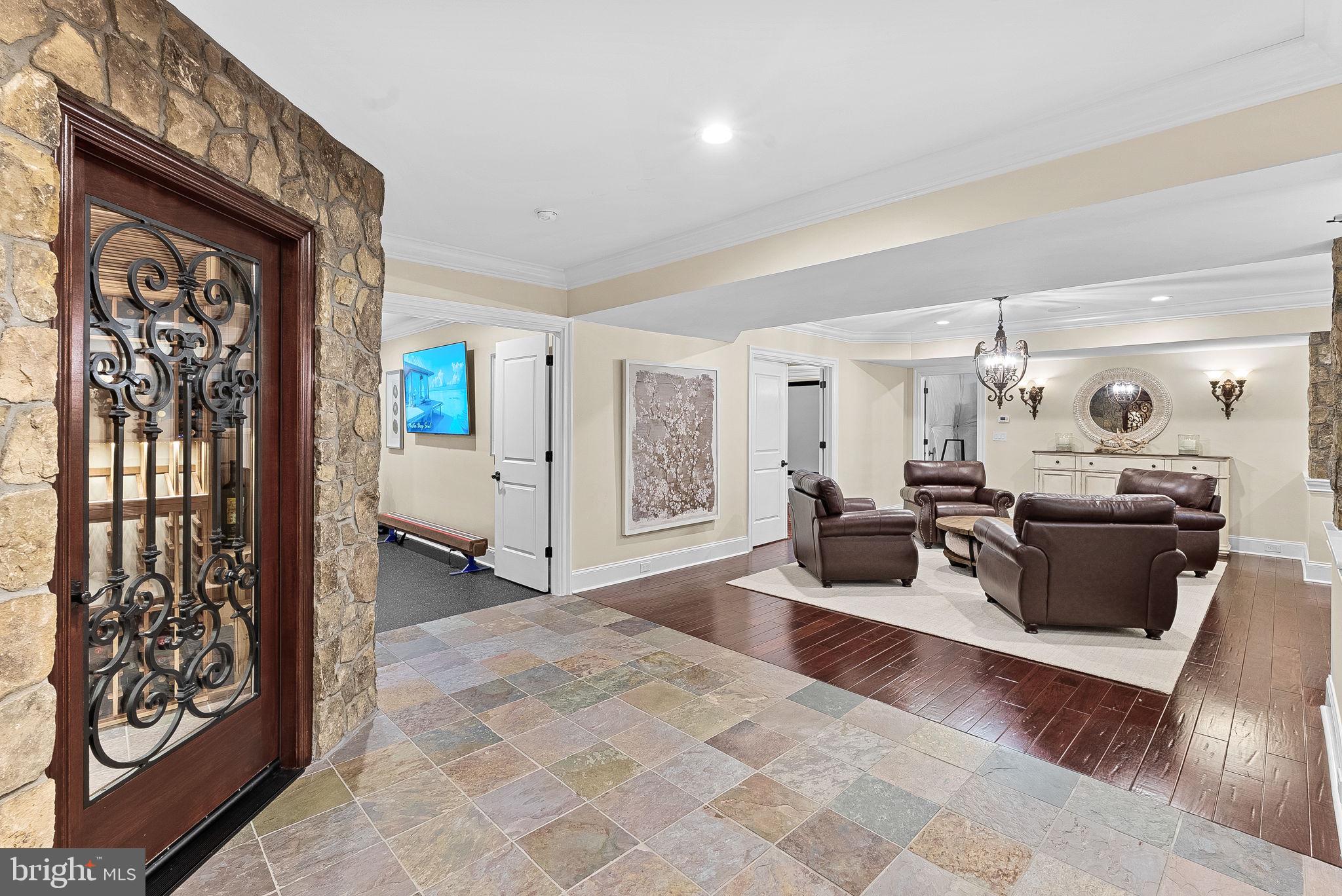 ESTATES @ CREIGHTON FARM - Residential