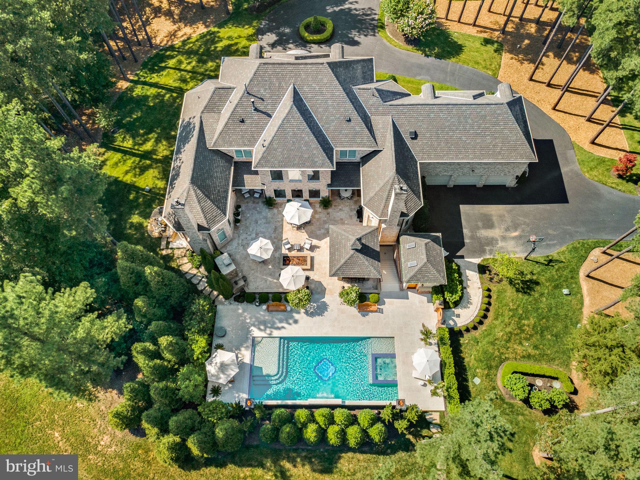 ESTATES @ CREIGHTON FARM - Residential