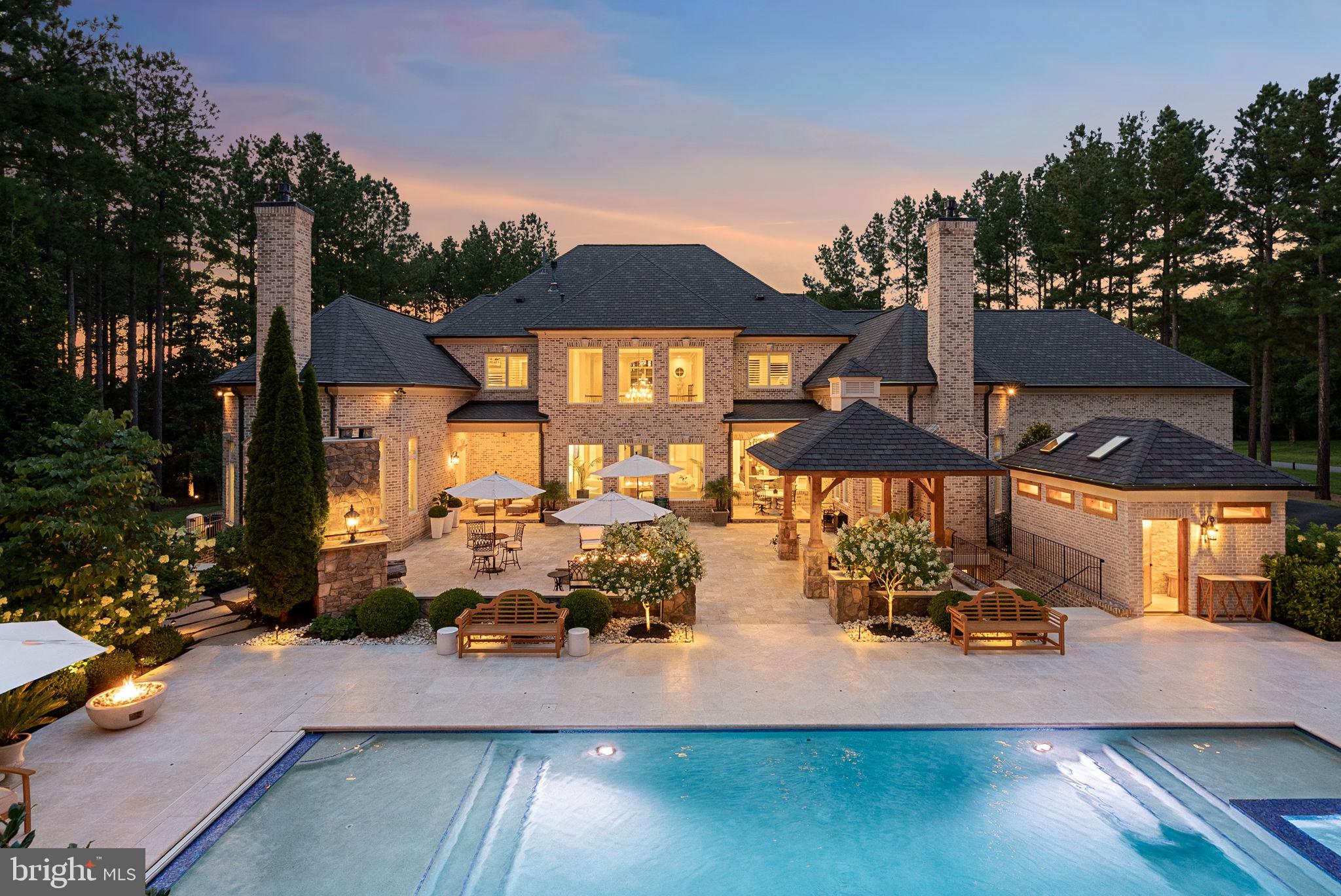 ESTATES @ CREIGHTON FARM - Residential