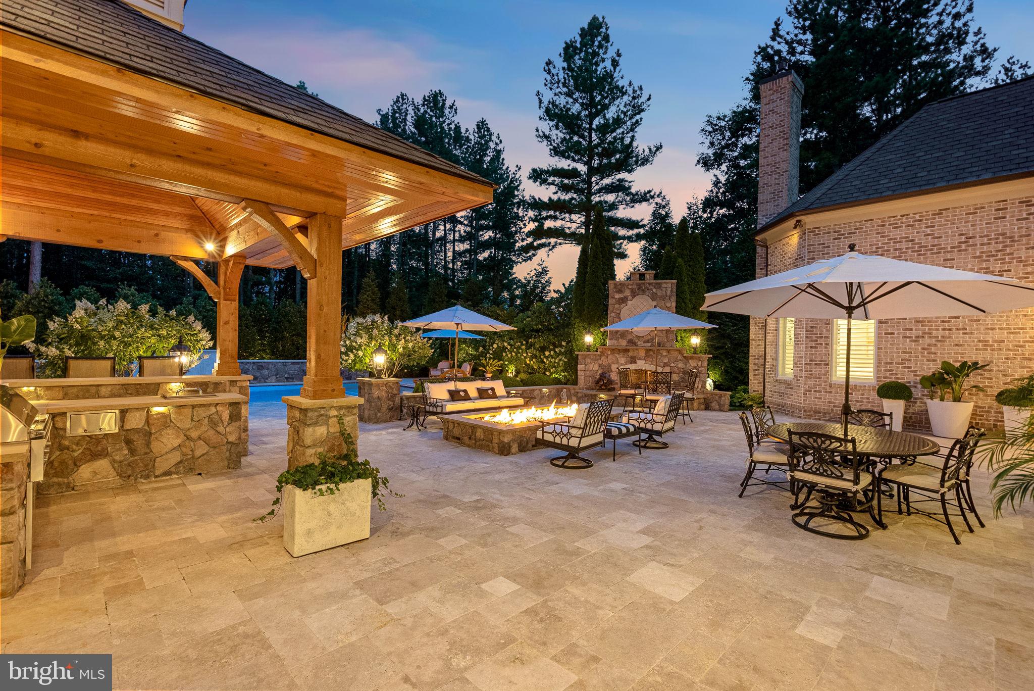 ESTATES @ CREIGHTON FARM - Residential