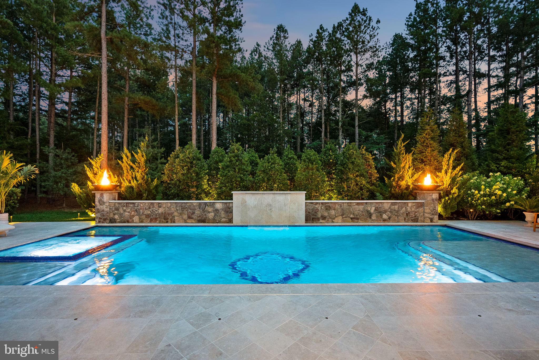 ESTATES @ CREIGHTON FARM - Residential