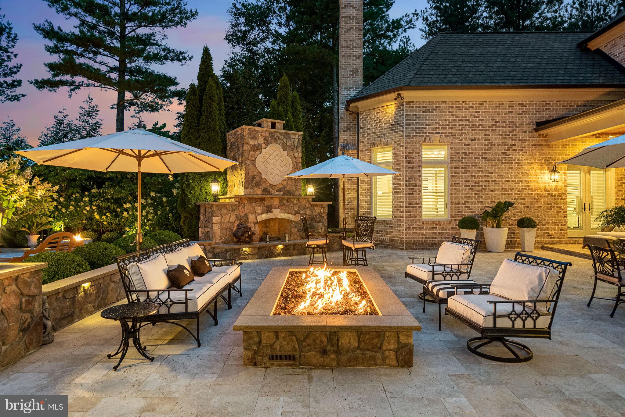 ESTATES @ CREIGHTON FARM - Residential