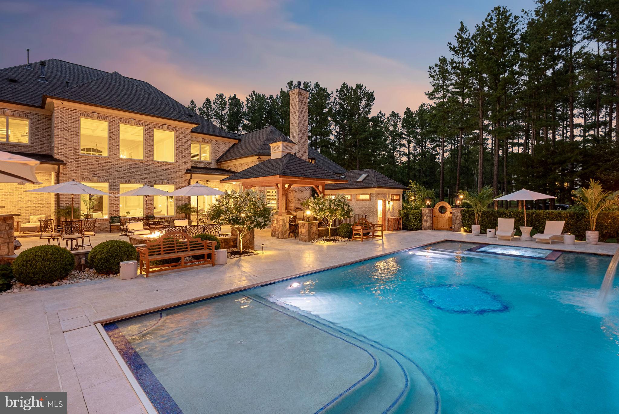 ESTATES @ CREIGHTON FARM - Residential