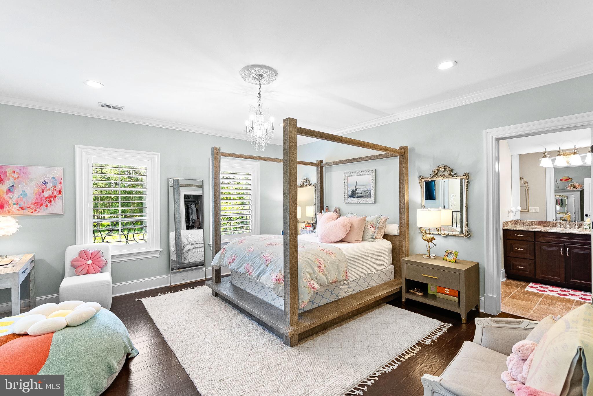 ESTATES @ CREIGHTON FARM - Residential