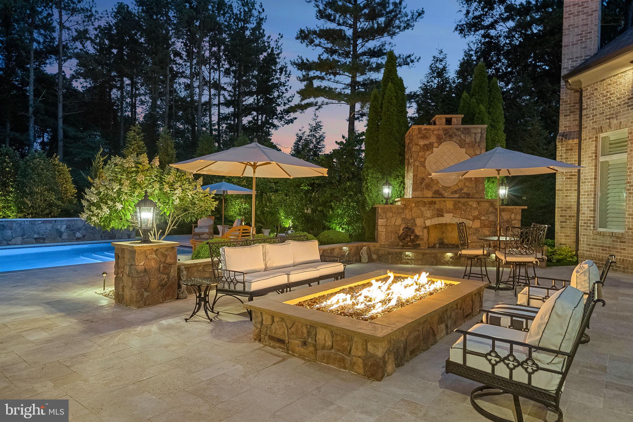 ESTATES @ CREIGHTON FARM - Residential