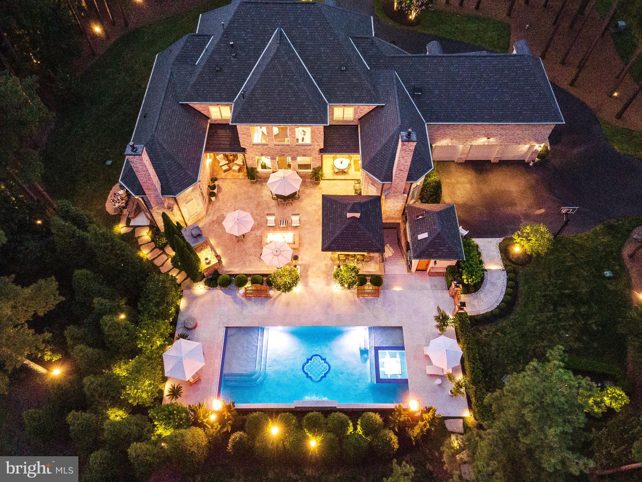 ESTATES @ CREIGHTON FARM - Residential