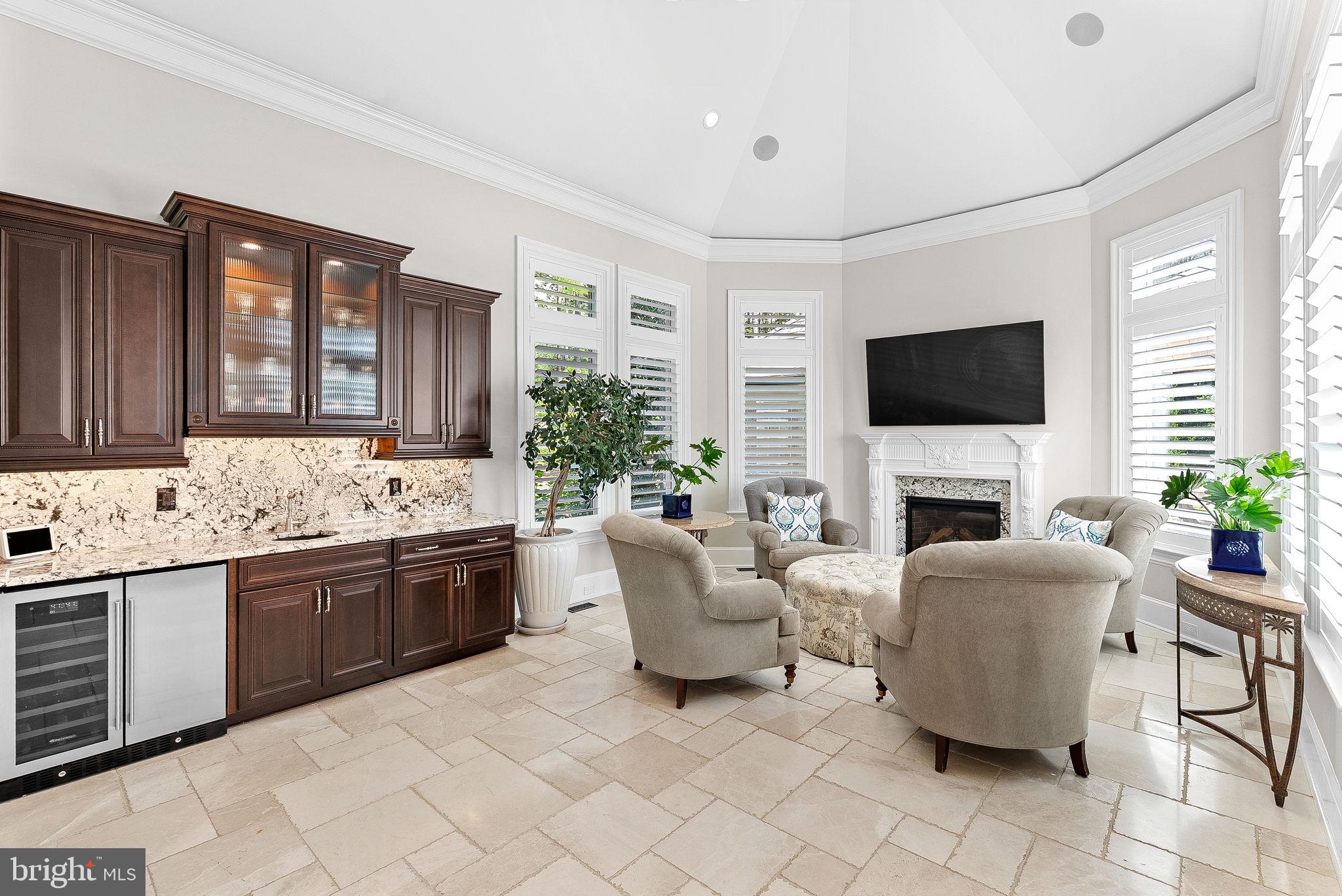 ESTATES @ CREIGHTON FARM - Residential