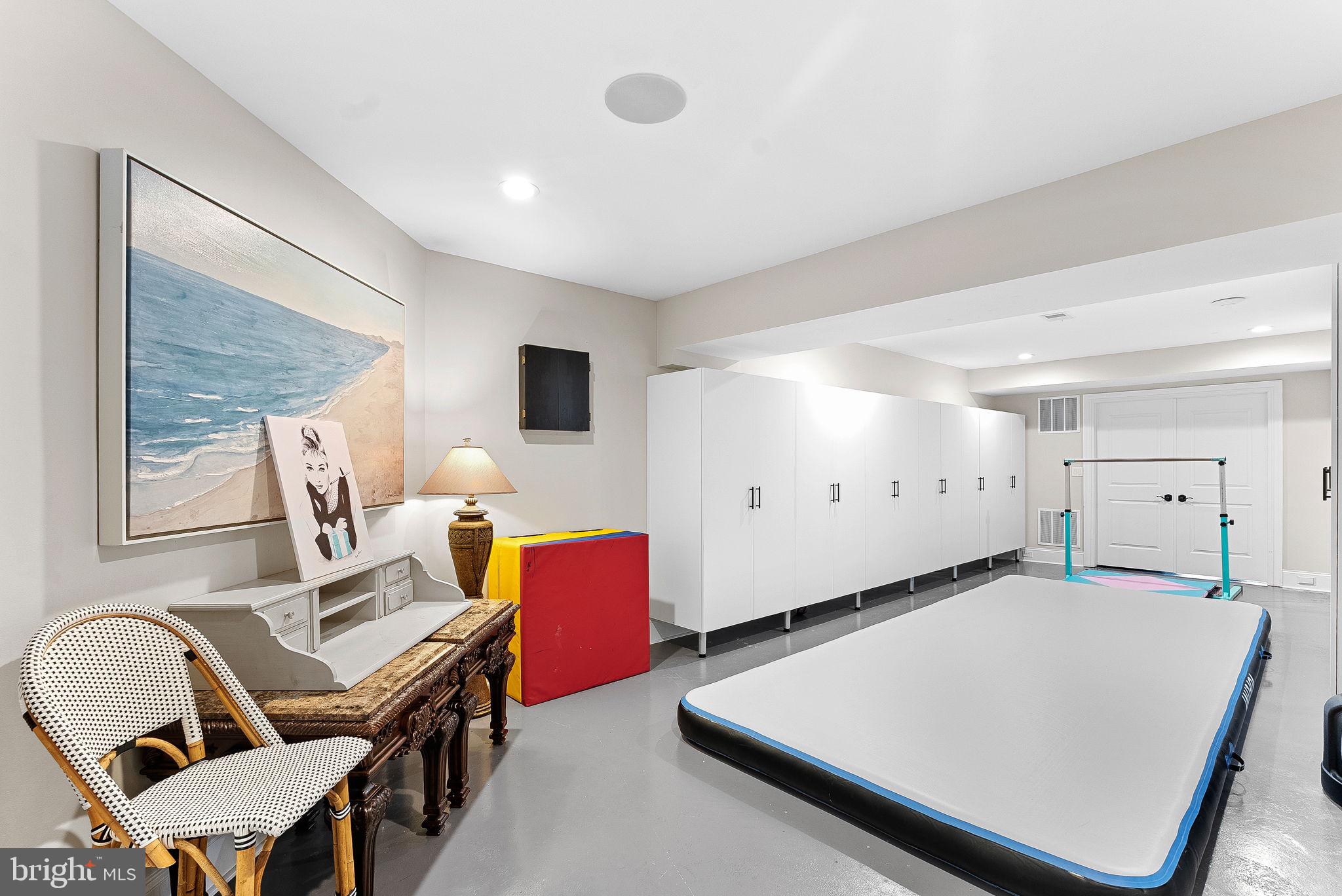 ESTATES @ CREIGHTON FARM - Residential