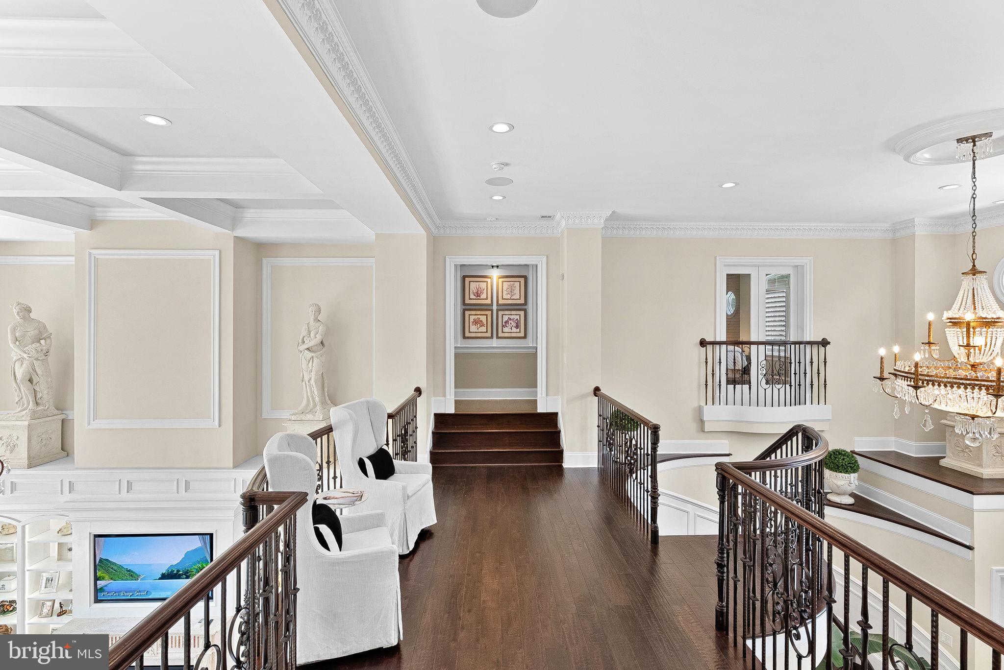 ESTATES @ CREIGHTON FARM - Residential