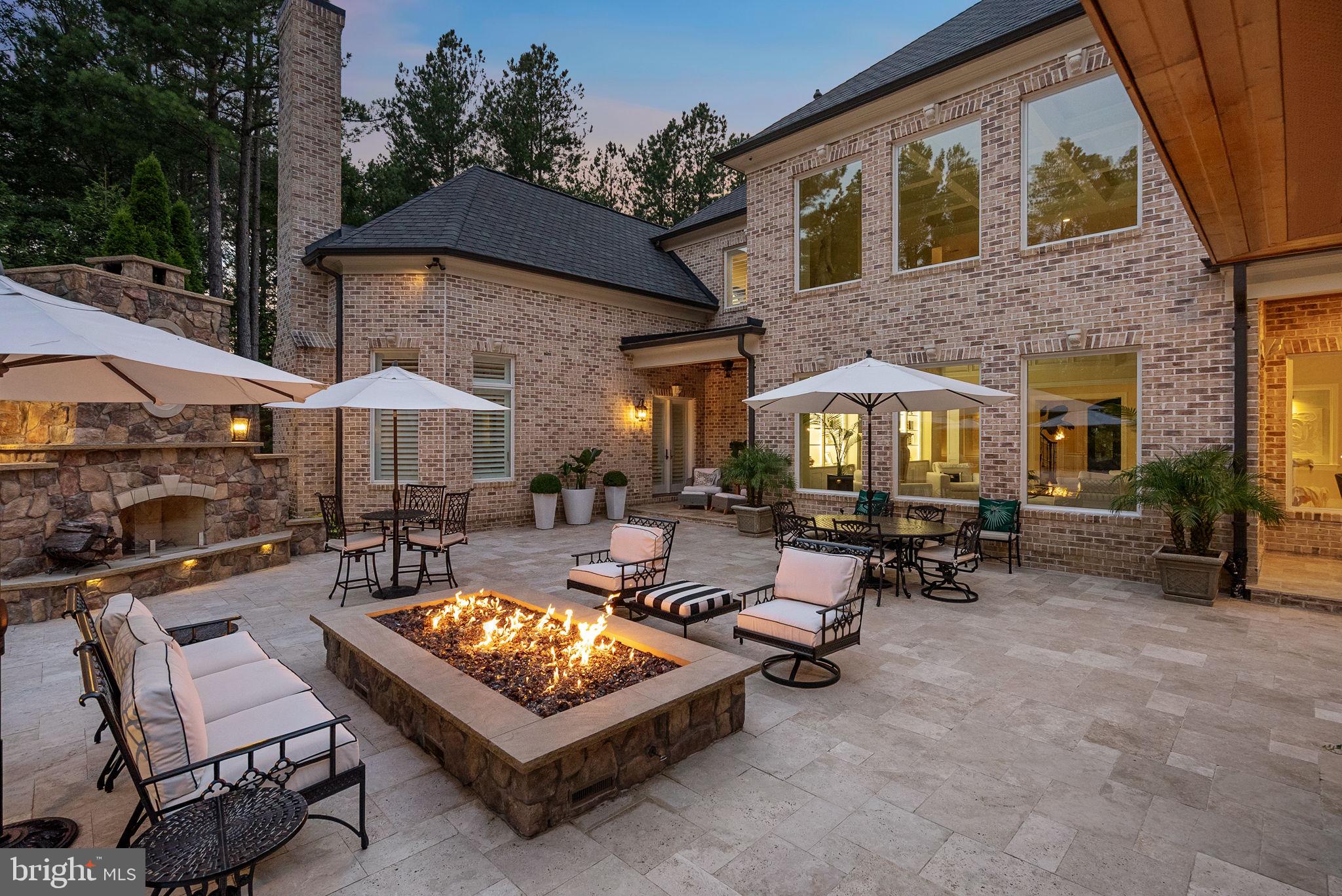 ESTATES @ CREIGHTON FARM - Residential