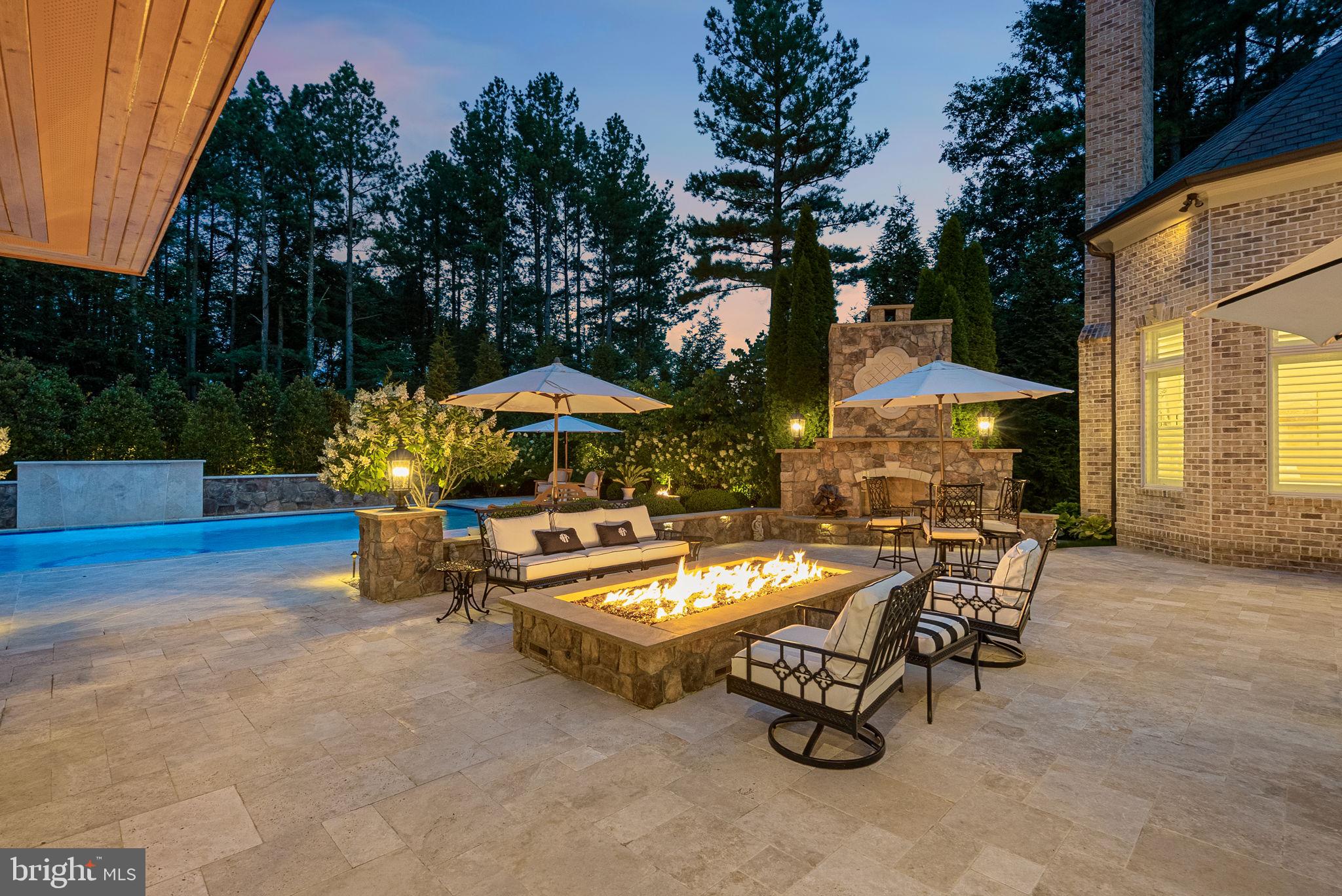 ESTATES @ CREIGHTON FARM - Residential