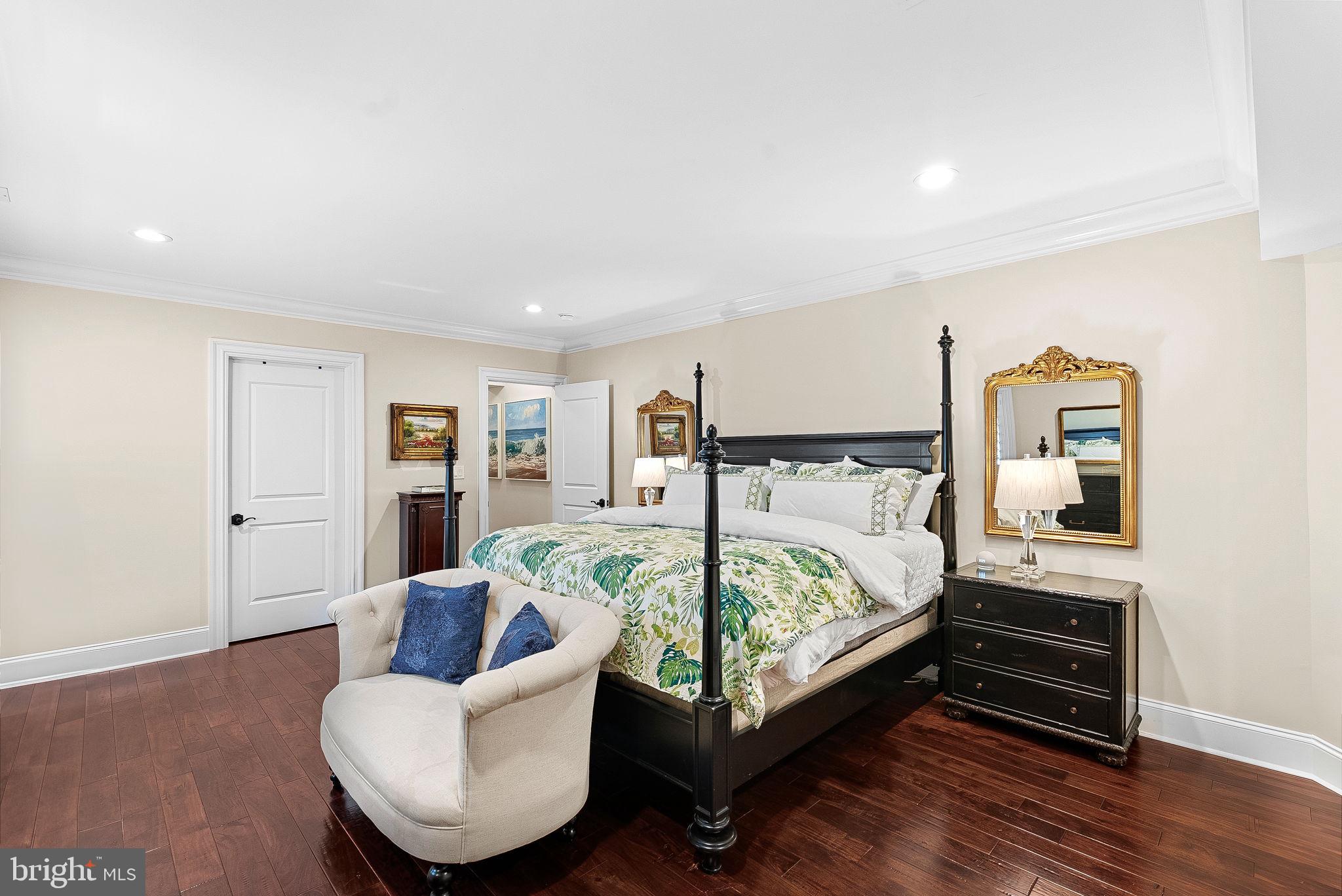 ESTATES @ CREIGHTON FARM - Residential