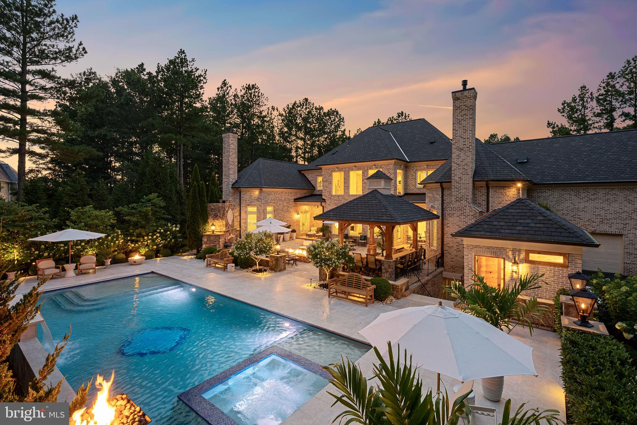 ESTATES @ CREIGHTON FARM - Residential