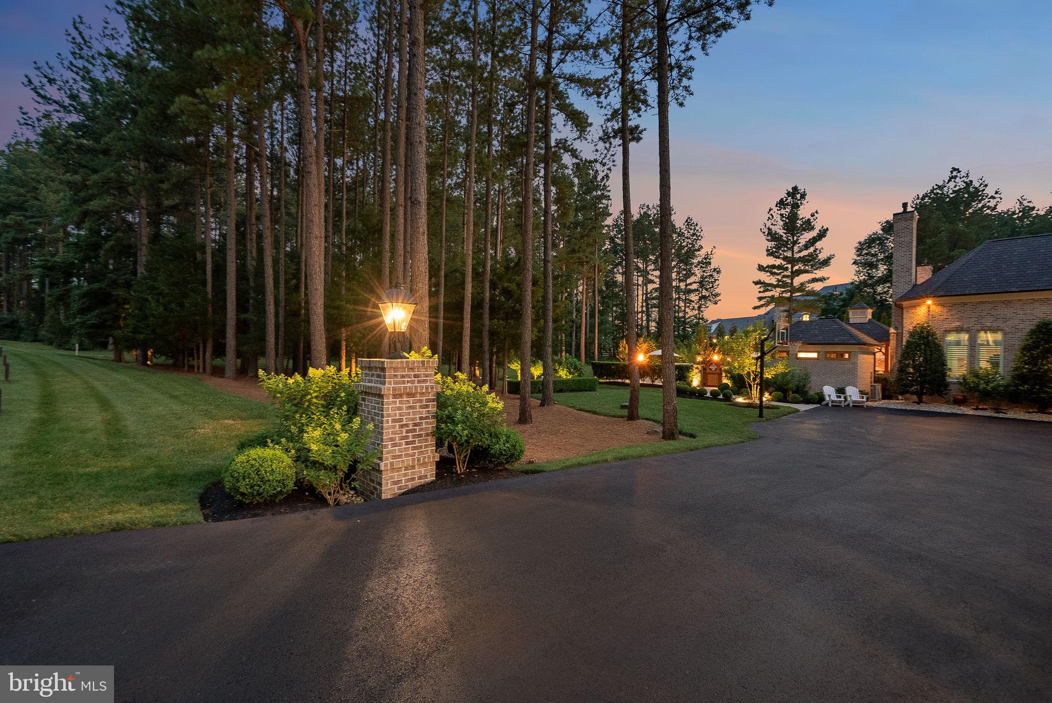 ESTATES @ CREIGHTON FARM - Residential